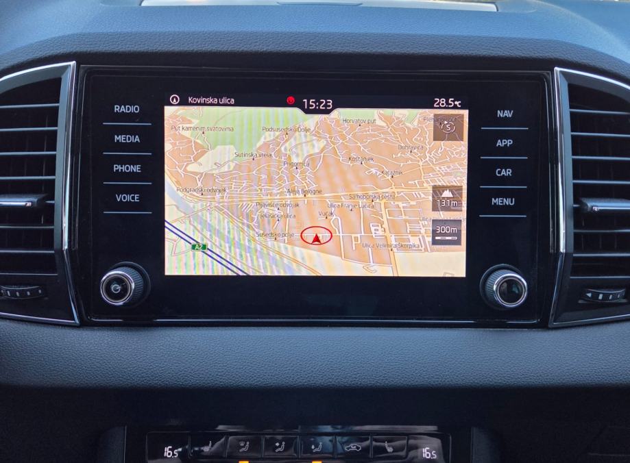 Škoda Karoq 1.5 TSI DSG*STYLE*ALU NAVI LED AMBI.LIGHT PARK PILOT*GARAN, fotografija 15