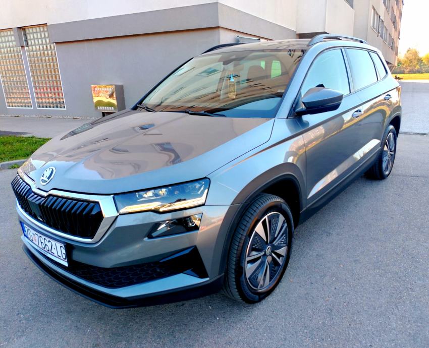 Škoda Karoq 1,5 TSI 110kw DSG KUPLJEN NOVI U HR(NIJE UVOZ) 1.VLASNIK, fotografija 4