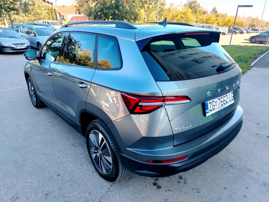 Škoda Karoq 1,5 TSI 110kw DSG KUPLJEN NOVI U HR(NIJE UVOZ) 1.VLASNIK, fotografija 3