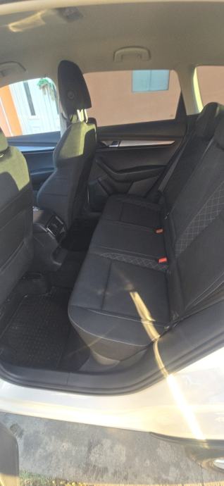 Škoda Karoq 1,5 TSI, fotografija 9