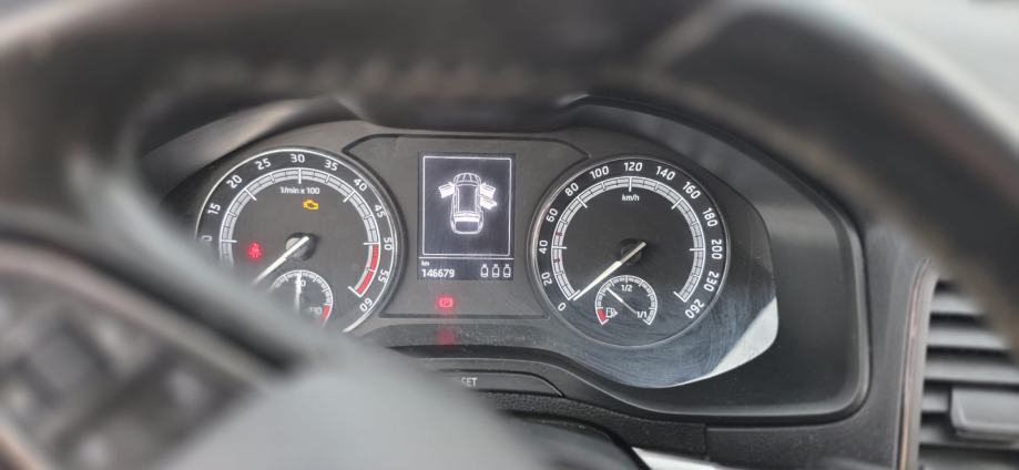 Škoda Karoq 1,6 Ambition plus, registracija do 03/2027., fotografija 2