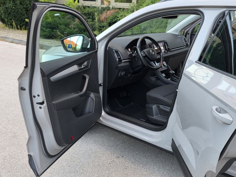 ŠKODA KAROQ 1.6 TDI DSG - *BOGATA OPREMA - ORIGINAL STANJE - SERVISNA*, fotografija 17
