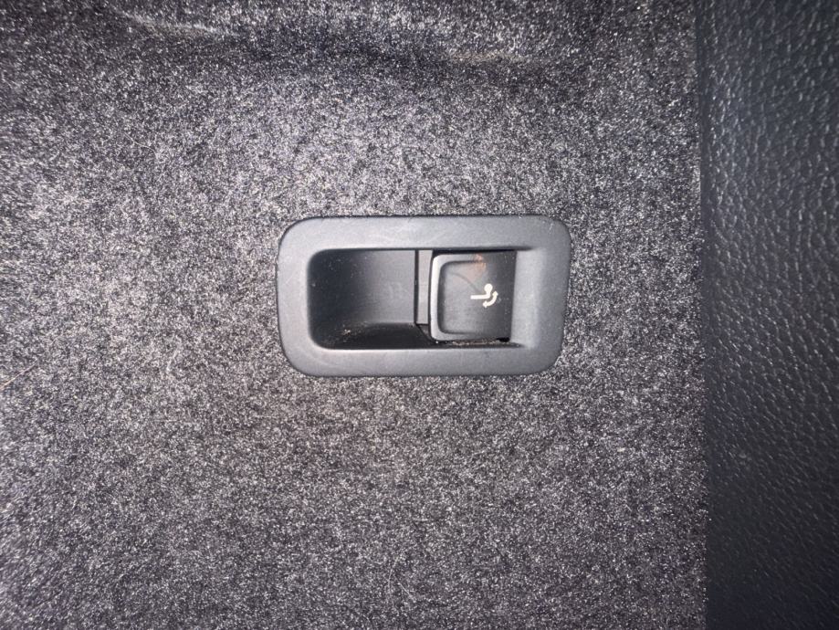 Škoda Karoq⭐1,6 TDI DSG⭐AUTOMATIK⭐navigacija⭐automatska klima, fotografija 10