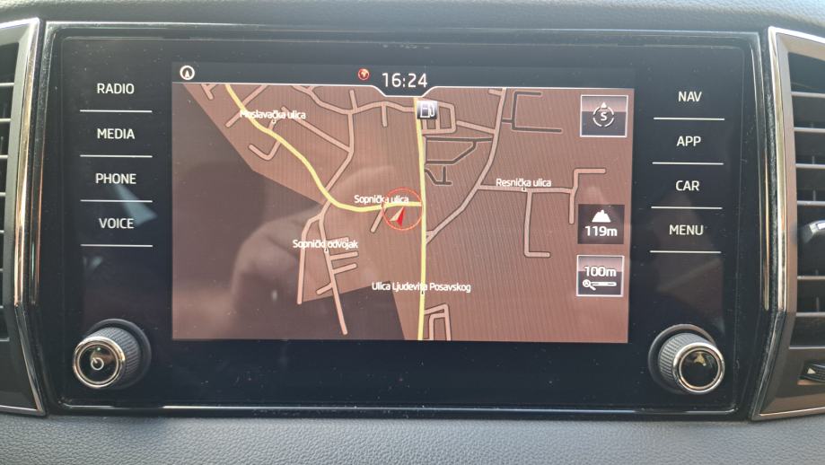 Škoda Karoq 1.6 TDI,LED,NAVI,KAMERA,12/17,REG. 09/27,ODLIČAN, fotografija 15