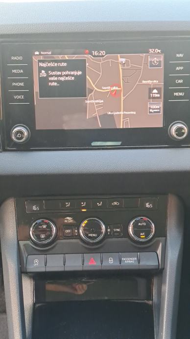 Škoda Karoq 1.6 TDI,LED,NAVI,KAMERA,12/17,REG. 09/27,ODLIČAN, fotografija 14