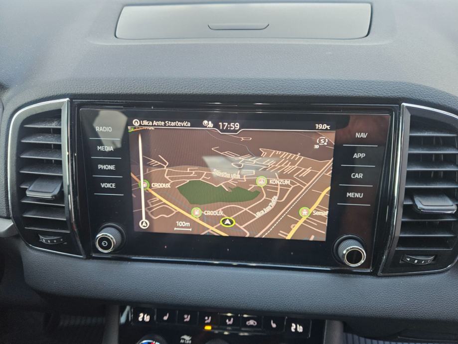 Škoda Karoq 1,6 TDI Style,AUTOMATIK,101000 km,GARANCIJA 24 MJESECA!, fotografija 13