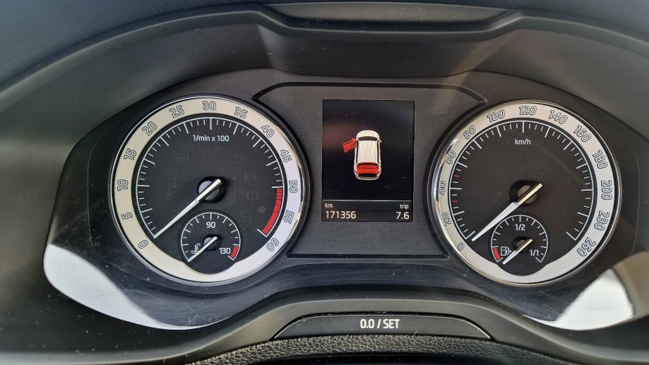 Škoda Karoq 2,0 TDI automatik registriran do 9.2027, fotografija 11