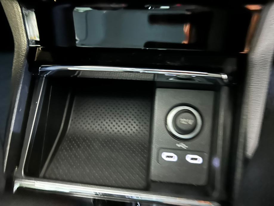 ŠKODA KAROQ 2,0 TDI DSG LED VIRTUAL KAMERA PDC U PDV-U 12 MJ JAMSTVO, fotografija 19