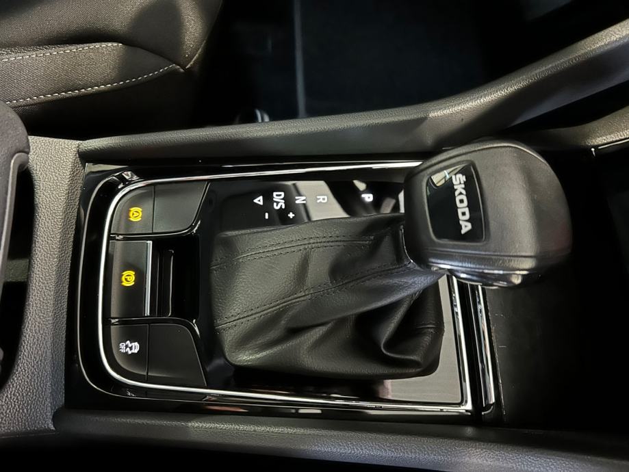 ŠKODA KAROQ 2,0 TDI DSG LED VIRTUAL KAMERA PDC U PDV-U 12 MJ JAMSTVO, fotografija 15
