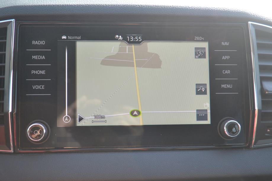 Škoda Karoq 2,0 TDI DSG *** rata 280€ *** BEZ UČEŠĆA *** SERVISNA ***, fotografija 16
