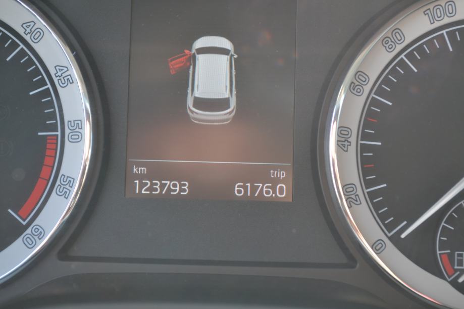 Škoda Karoq 2,0 TDI DSG *** rata 280€ *** BEZ UČEŠĆA *** SERVISNA ***, fotografija 14