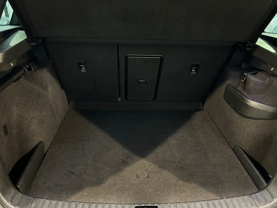 ŠKODA KAROQ 2,0 TDI SPORTLINE DSG LED ALU 18 PDC U PDV-U 12 MJ JAMSTVO, fotografija 8