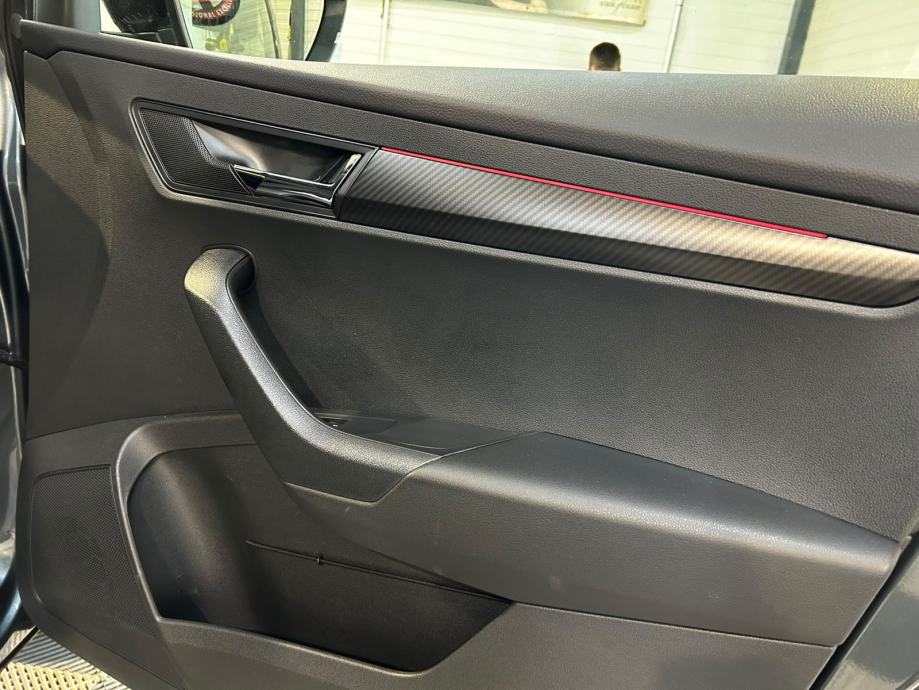 ŠKODA KAROQ 2,0 TDI SPORTLINE DSG LED ALU 18 PDC U PDV-U 12 MJ JAMSTVO, fotografija 17