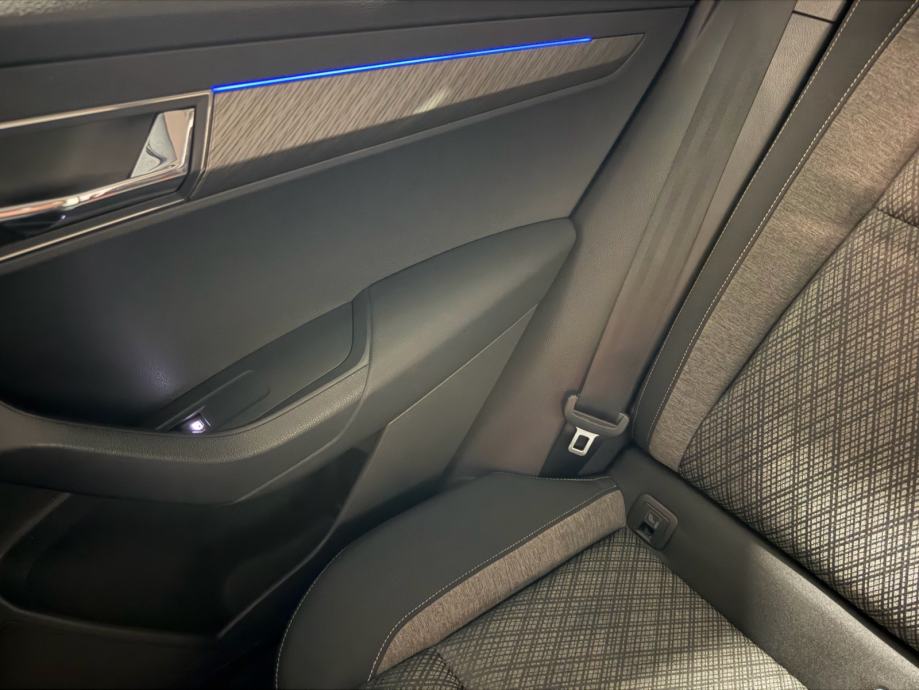 Škoda Karoq 2,0 TDI STYLE/kamera/led/panorama//, fotografija 9