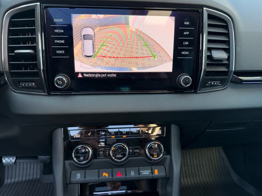 Škoda Karoq 2,0 TDI STYLE/kamera/led/panorama//, fotografija 15