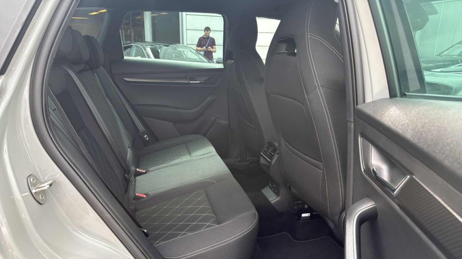 SKODA KAROQ 2023 • PREMIUM jamstvo • AutoZubak Rabljena, fotografija 10