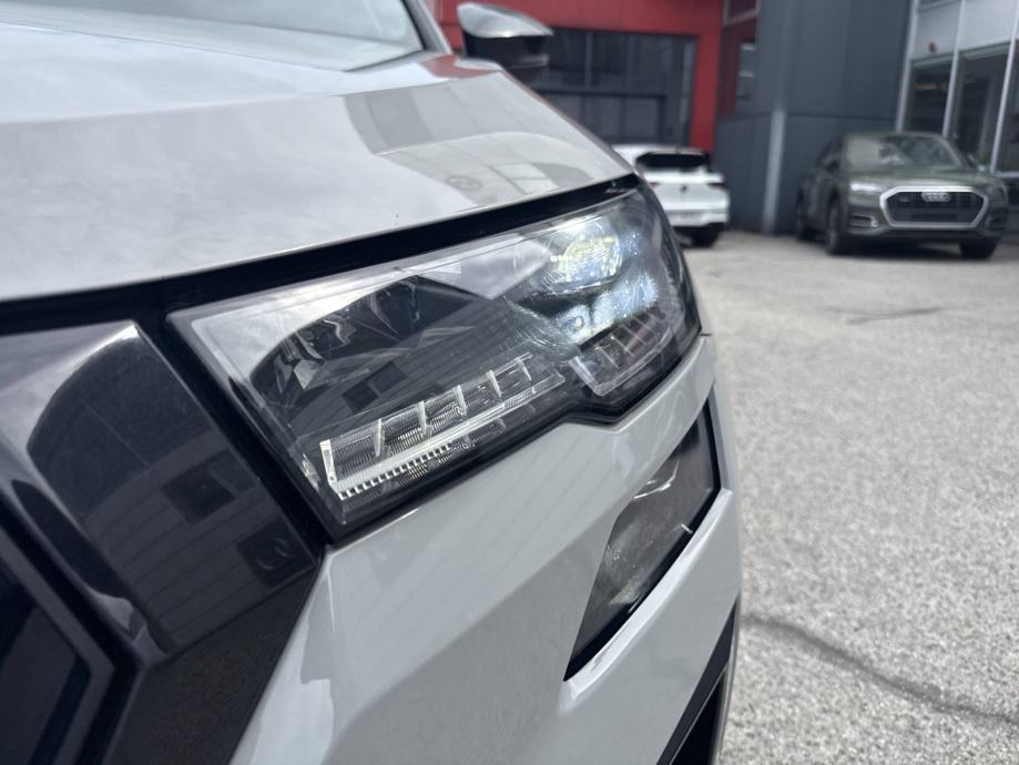 SKODA KAROQ 2023 • PREMIUM jamstvo • AutoZubak Rabljena, fotografija 13