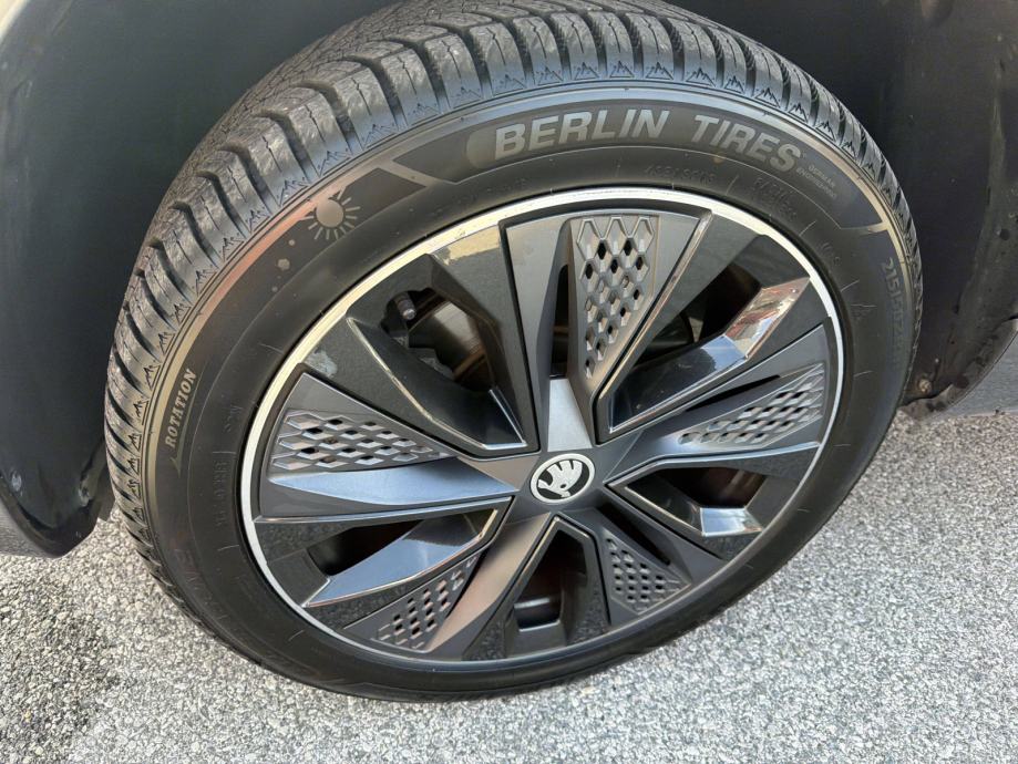 SKODA KAROQ 2023 • PREMIUM jamstvo • AutoZubak Rabljena, fotografija 15
