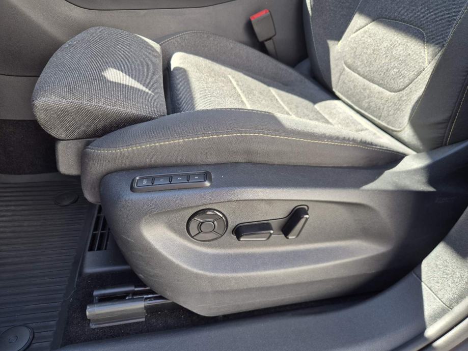 Škoda Kodiaq 1.5 TSI DSG Selection, HR auto, tvornička gar., u PDV-u, fotografija 19