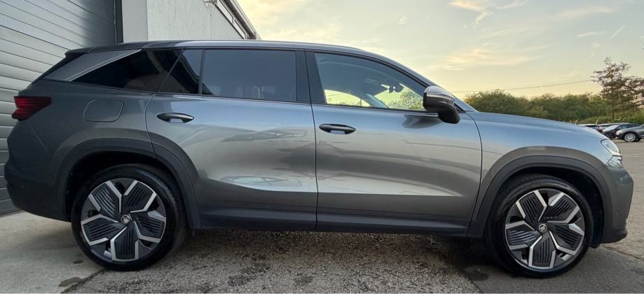 Škoda Kodiaq 2,0°DSG°SELECTION°7 SJEDALA°VIRTUAL°LED°KAMERA360°AMBI°, fotografija 8
