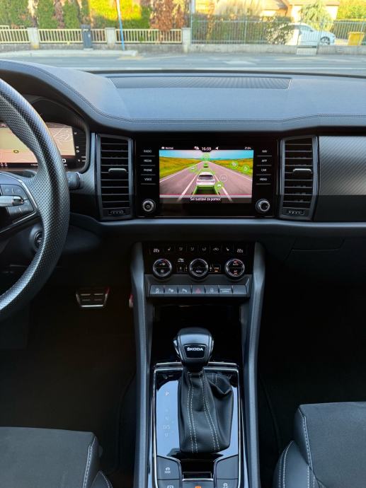 Škoda Kodiaq 2,0 TDI DSG SPORTLINE, 2023, Matrix, Virtual, 20 Felge”, fotografija 17
