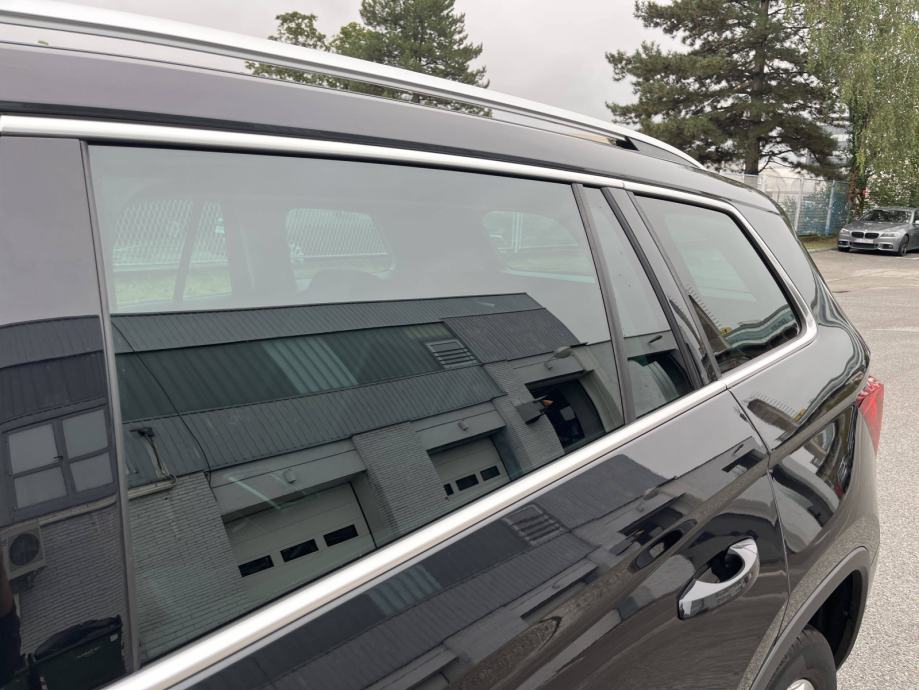 SKODA KODIAQ 2023 • PREMIUM jamstvo • AutoZubak Rabljena, fotografija 16