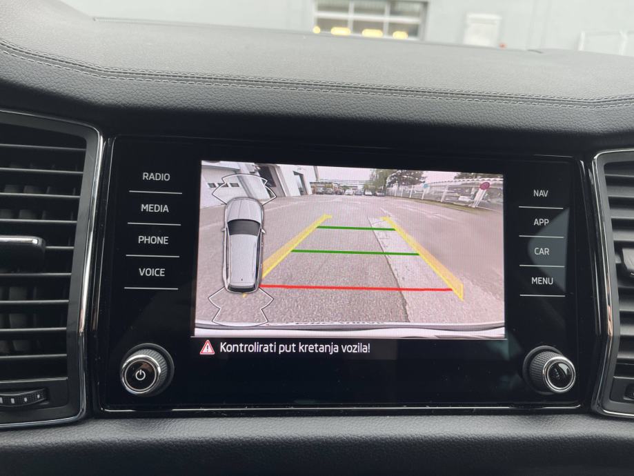 SKODA KODIAQ 2023 • PREMIUM jamstvo • AutoZubak Rabljena, fotografija 19