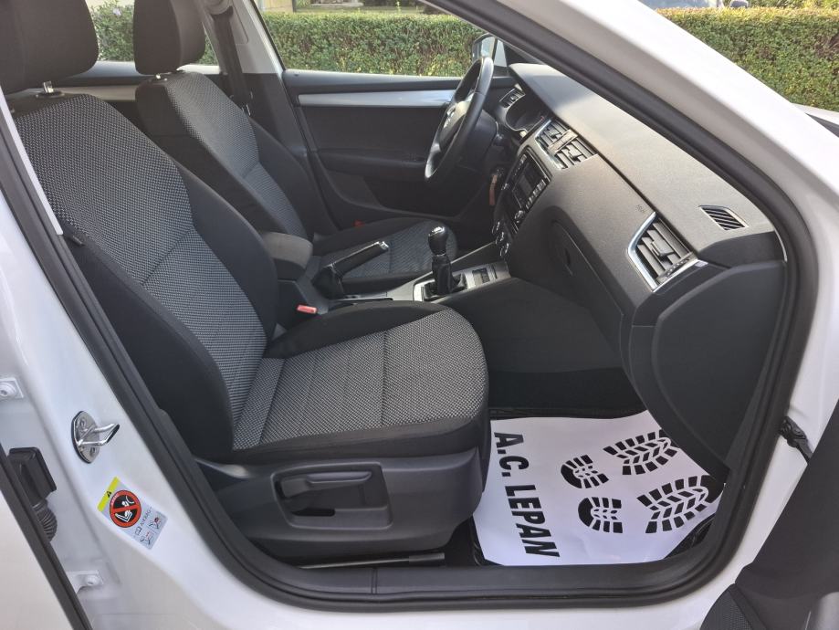 Škoda Octavia 1 6 TDI 92tkm SERVISNA TEMPOMAT EURO KUKA GR SJEDALA, fotografija 10