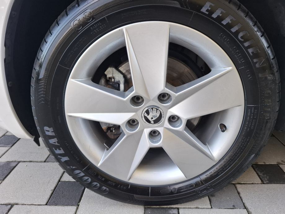 Škoda Octavia 1 6 TDI 92tkm SERVISNA TEMPOMAT EURO KUKA GR SJEDALA, fotografija 19