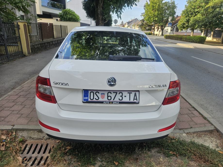 Škoda Octavia 1,2 TSI prešao 178000 km izvrsno stanje, fotografija 6