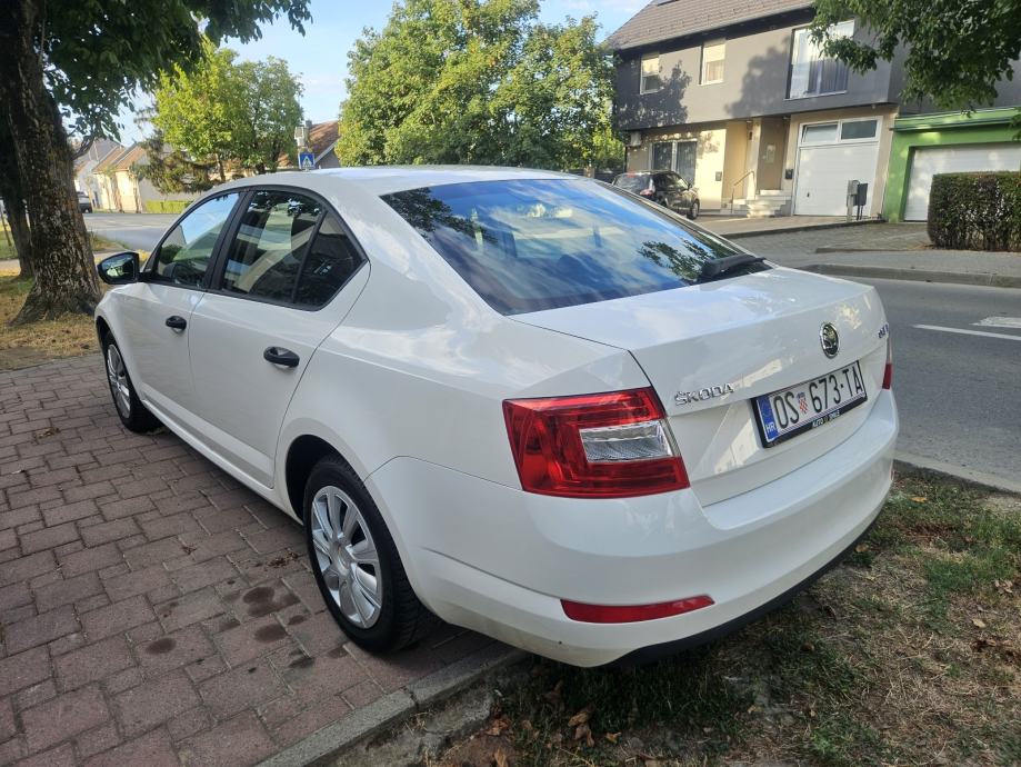 Škoda Octavia 1,2 TSI prešao 178000 km izvrsno stanje, fotografija 8