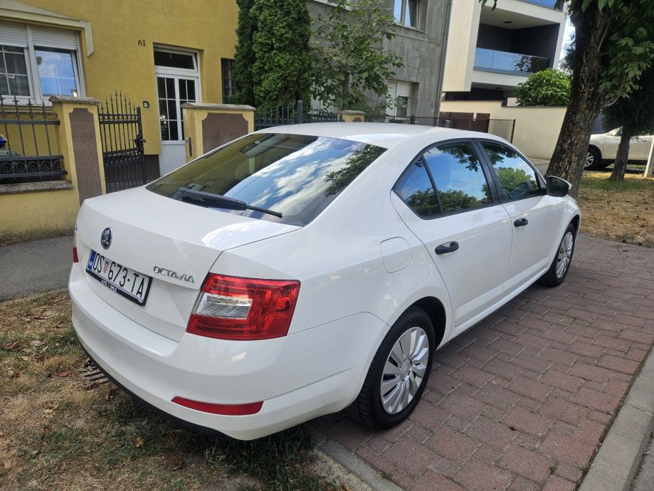 Škoda Octavia 1,2 TSI prešao 178000 km izvrsno stanje, fotografija 7