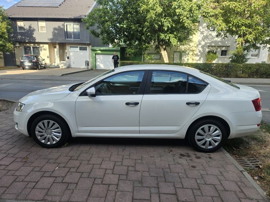 Škoda Octavia 1,2 TSI prešao 178000 km izvrsno stanje, fotografija 9