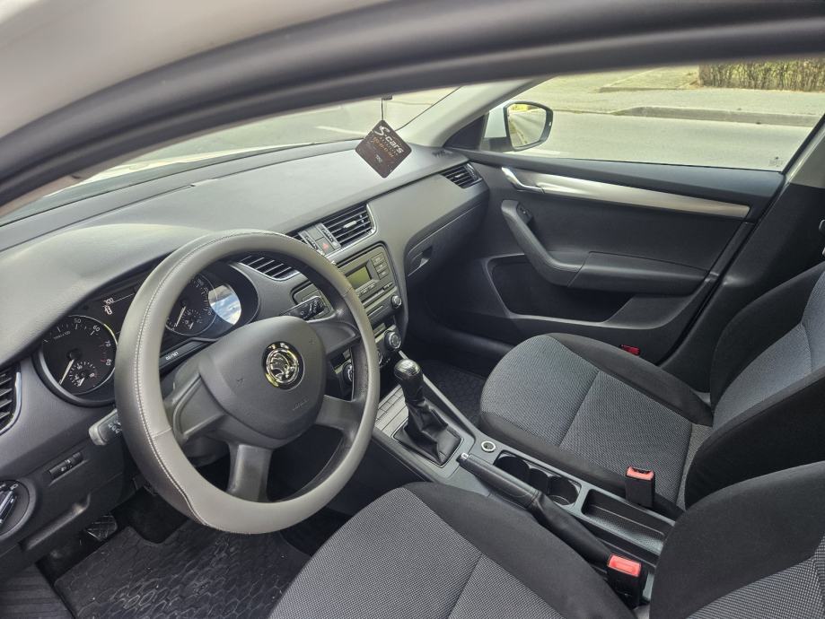 Škoda Octavia 1,2 TSI prešao 178000 km izvrsno stanje, fotografija 10