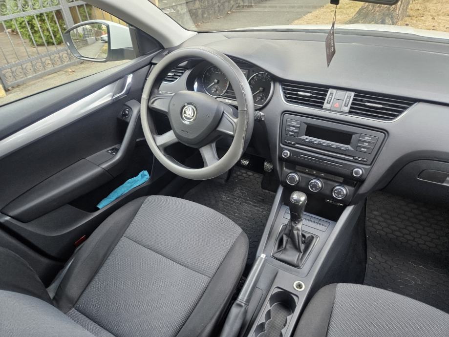 Škoda Octavia 1,2 TSI prešao 178000 km izvrsno stanje, fotografija 13