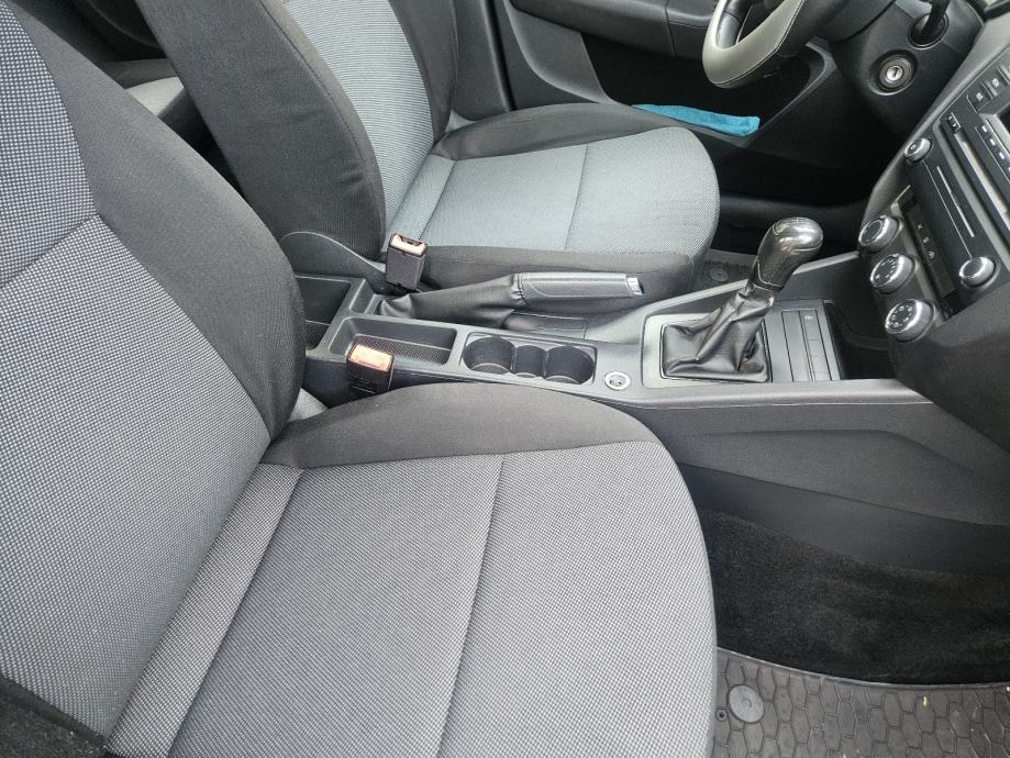 Škoda Octavia 1,2 TSI prešao 178000 km izvrsno stanje, fotografija 14