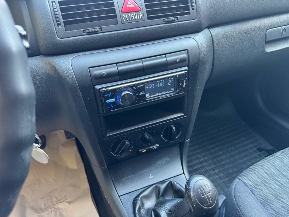 Škoda Octavia 1,4 Classic,SAMO 130tkm, fotografija 9