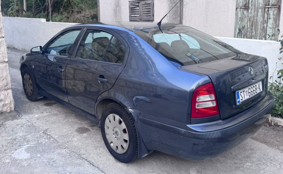 Škoda Octavia 1,4, fotografija 2