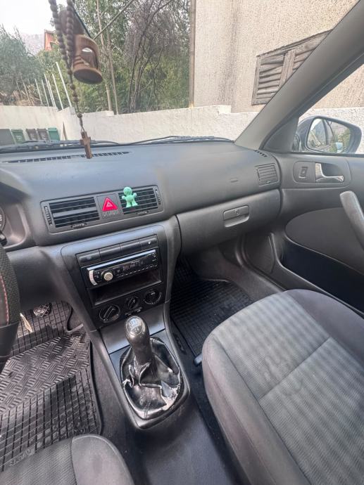 Škoda Octavia 1,4, fotografija 4