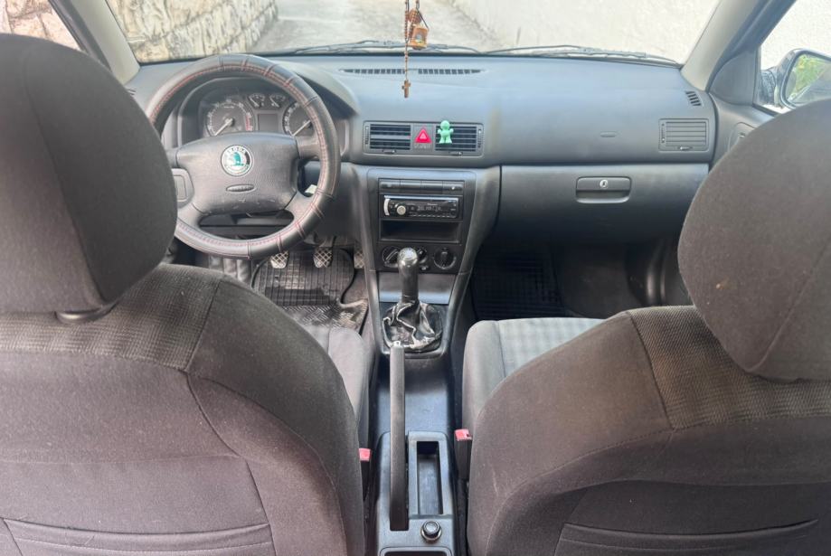 Škoda Octavia 1,4, fotografija 5
