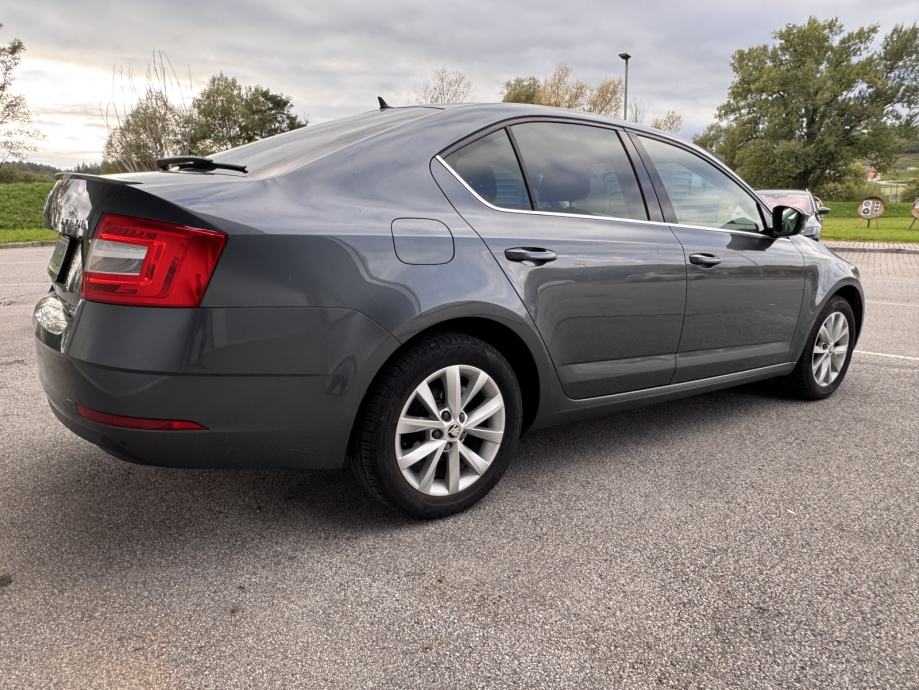Škoda Octavia 1.5 TSI 150, fotografija 3