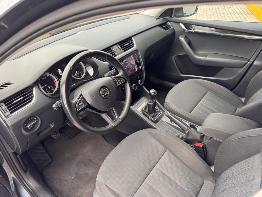 Škoda Octavia 1.5 TSI 150, fotografija 9