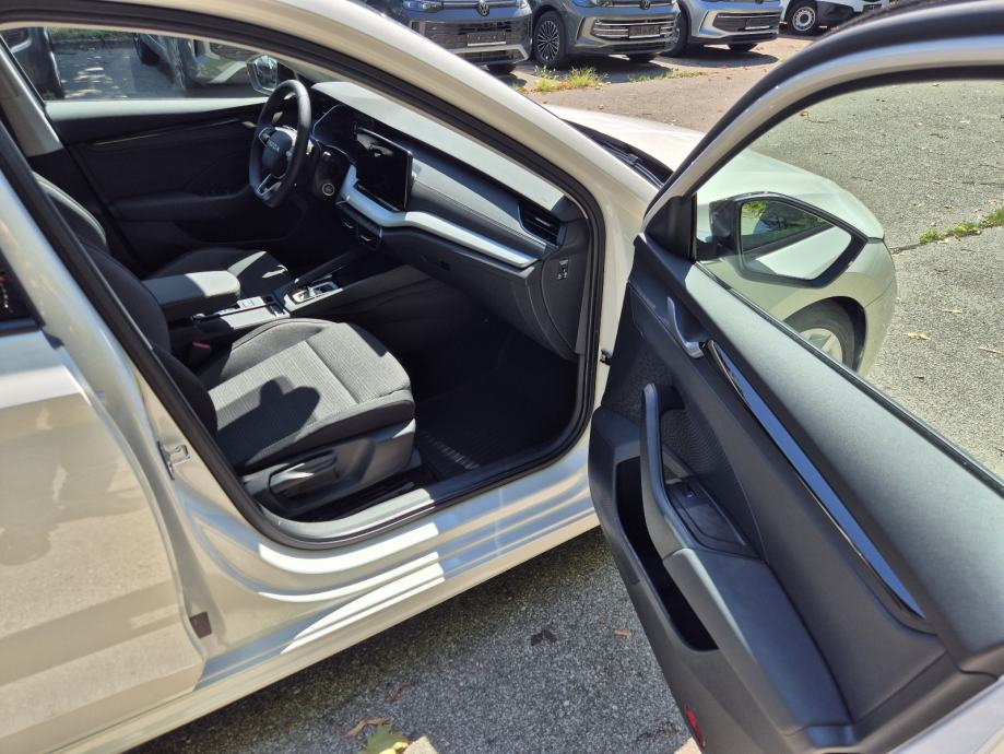Škoda Octavia 1,5 TSI DSG mHEV, fotografija 6