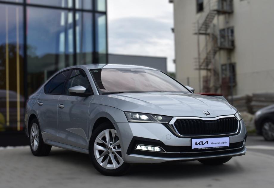 Škoda Octavia 1.5 TSI, MULTIFUNCKIJSKI UPRAVLJAČ, JAMSTVO, fotografija 3
