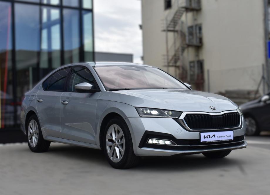 Škoda Octavia 1.5 TSI, MULTIFUNCKIJSKI UPRAVLJAČ, JAMSTVO, fotografija 4