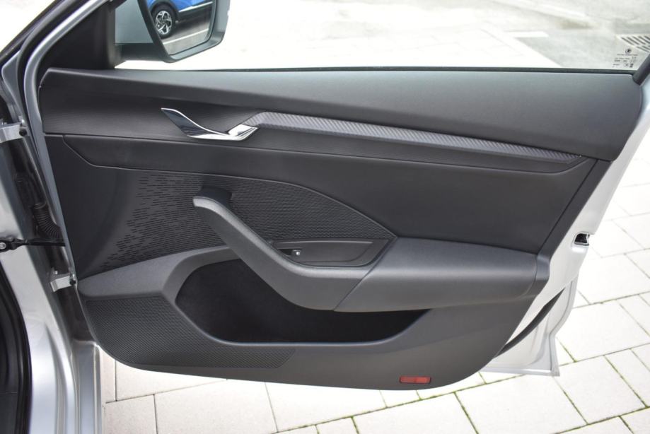 Škoda Octavia 1.5 TSI, MULTIFUNCKIJSKI UPRAVLJAČ, JAMSTVO, fotografija 20