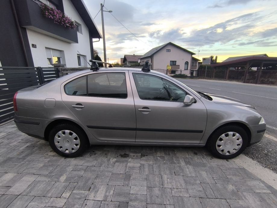 Škoda Octavia 1,6 MPI AMBIENTE, fotografija 6