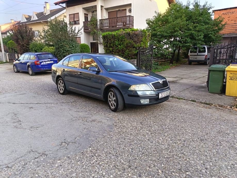 Škoda Octavia 1,6 PLIN-BENZIN,KUKA, fotografija 2