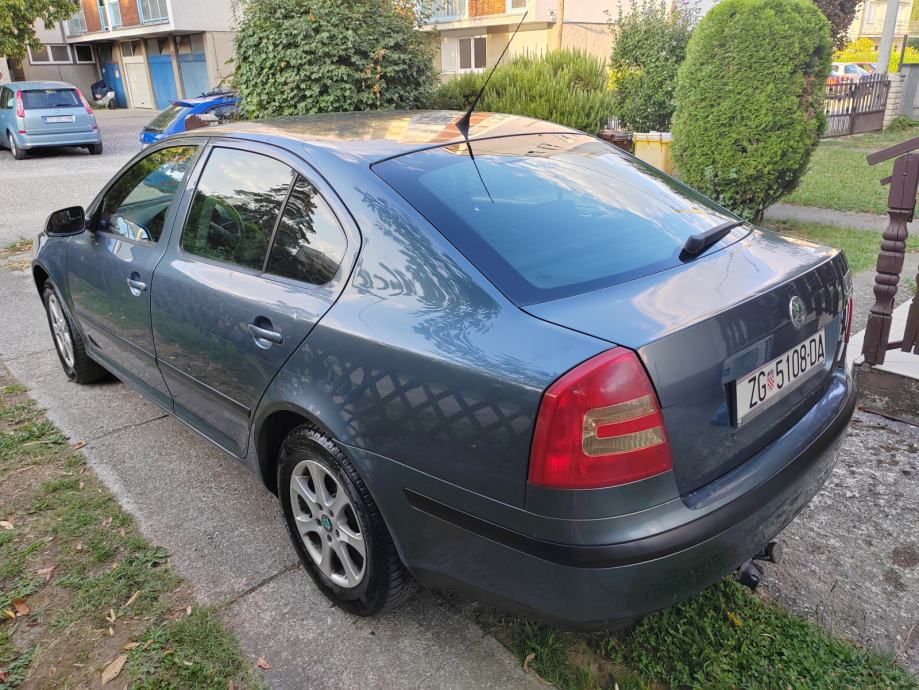 Škoda Octavia 1,6 PLIN-BENZIN,KUKA, fotografija 4
