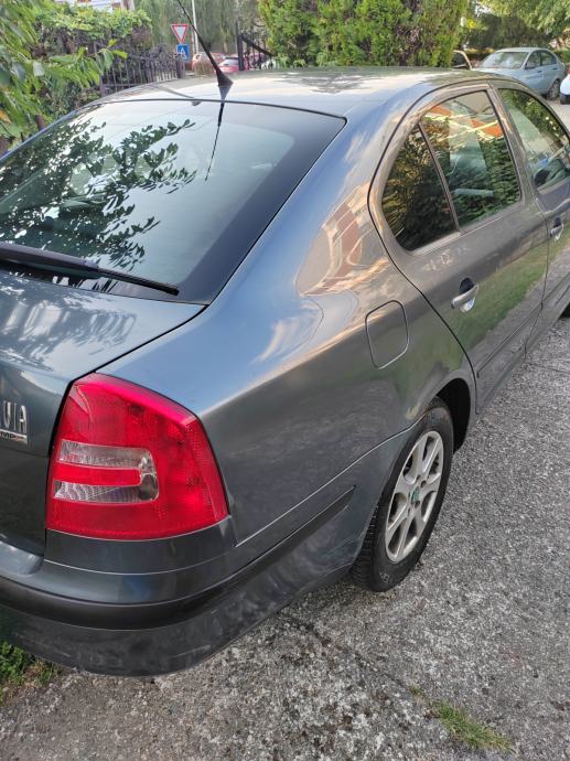 Škoda Octavia 1,6 PLIN-BENZIN,KUKA, fotografija 5